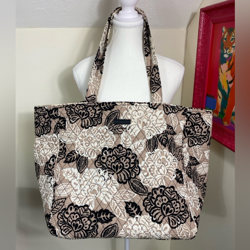 Vera Bradley Bedford Blooms Grand Tote